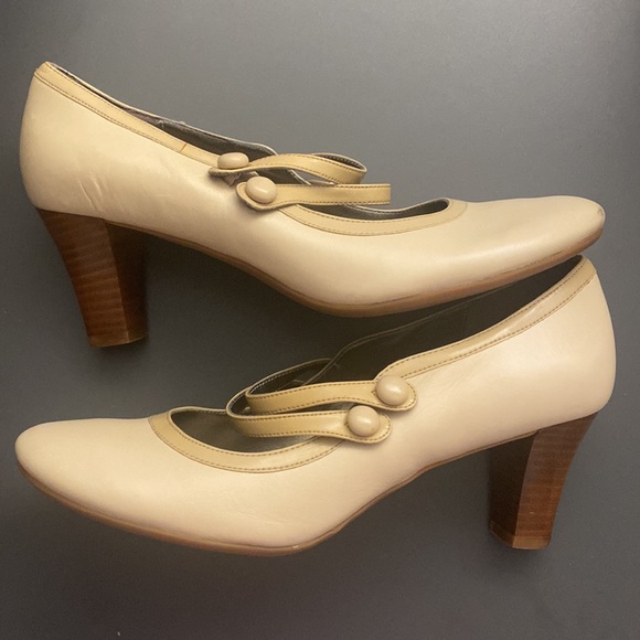 Naturalizer tan Mary Jane pumps with double strap and buttons, approx 3” heels - Picture 3 of 9
